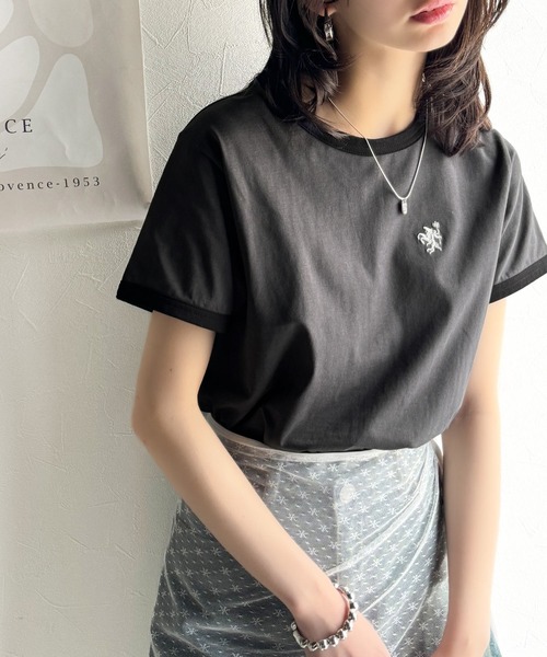 classicalelf(クラシカルエルフ)の「デイリースタイルをアップデート。オーガニックコットン混 綿100%胸刺繍リンガーTシャツ(Tシャツ/カットソー・レディース・スモークピンク/ホワイト/チャコール/ベージュ/ネイビー・X-LARGE/MEDIUM/LARGE/SMALL)」の21枚目の写真