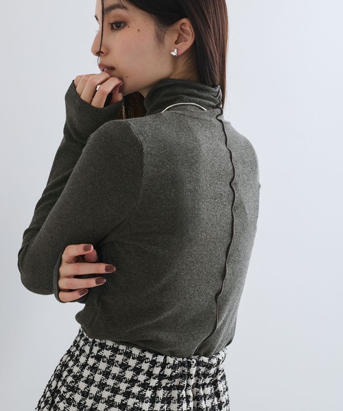 VIS(ビス)の「【静電気防止/洗える 】ハイネック裏起毛テレコカットソー(Tシャツ/カットソー・レディース・チャコールグレー/オフホワイト/ホワイト系その他/ピンク・FREE)」の4枚目の写真