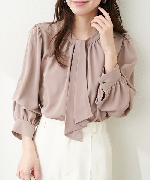 natural couture（ナチュラルクチュール）の「フロッキーチェック長袖ブラウス（シャツ/ブラウス・レディース・ホワイト系その他/ピンクベージュ/グレイッシュベージュ/ブラック系その他・FREE）」の5枚目の写真