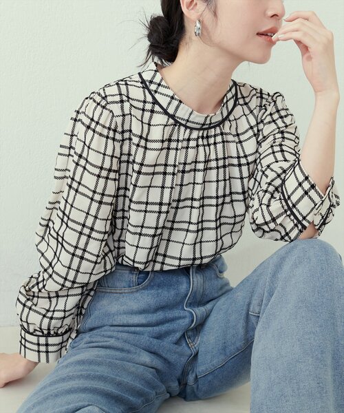 natural couture（ナチュラルクチュール）の「フロッキーチェック長袖ブラウス（シャツ/ブラウス・レディース・ホワイト系その他/ピンクベージュ/グレイッシュベージュ/ブラック系その他・FREE）」の13枚目の写真
