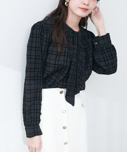 natural couture（ナチュラルクチュール）の「フロッキーチェック長袖ブラウス（シャツ/ブラウス・レディース・ホワイト系その他/ピンクベージュ/グレイッシュベージュ/ブラック系その他・FREE）」の18枚目の写真