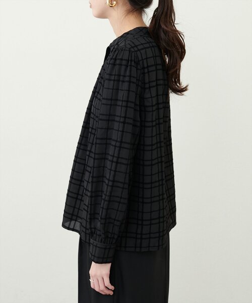 natural couture（ナチュラルクチュール）の「フロッキーチェック長袖ブラウス（シャツ/ブラウス・レディース・ホワイト系その他/ピンクベージュ/グレイッシュベージュ/ブラック系その他・FREE）」の22枚目の写真