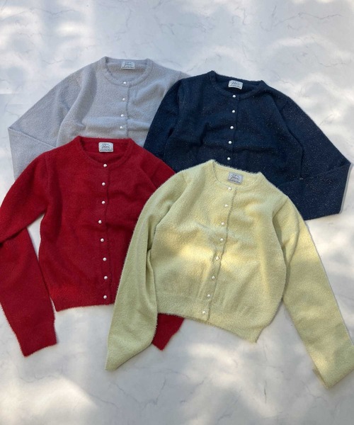 AS KNOW AS plus（アズノゥアズプラス）の「●パールボタン ラメフェザーショートカーディガン（カーディガン/ボレロ・レディース・レッド系/イエロー系/ネイビー系/グレー系・FREE）」の14枚目の写真