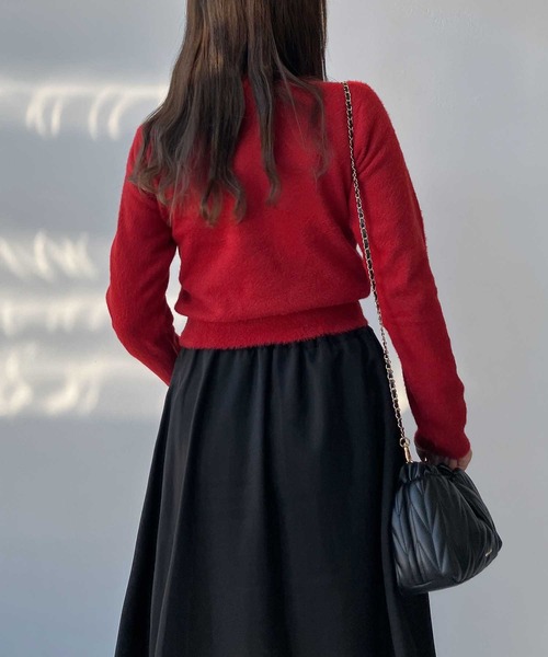 AS KNOW AS plus（アズノゥアズプラス）の「●パールボタン ラメフェザーショートカーディガン（カーディガン/ボレロ・レディース・レッド系/イエロー系/ネイビー系/グレー系・FREE）」の5枚目の写真