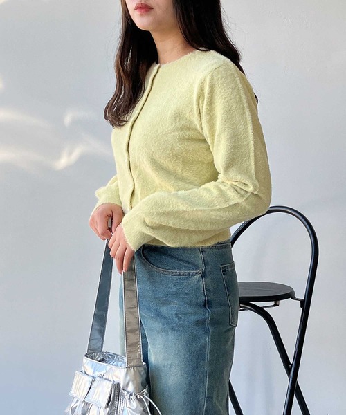 AS KNOW AS plus（アズノゥアズプラス）の「●パールボタン ラメフェザーショートカーディガン（カーディガン/ボレロ・レディース・レッド系/イエロー系/ネイビー系/グレー系・FREE）」の21枚目の写真