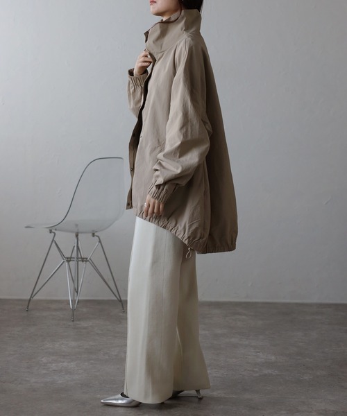 Fizz（フィズ）の「ゆったりスタンドカラーブルゾン（ナイロンジャケット・レディース・ブラック/ベージュ/アイボリー/チャコール・M）」の16枚目の写真