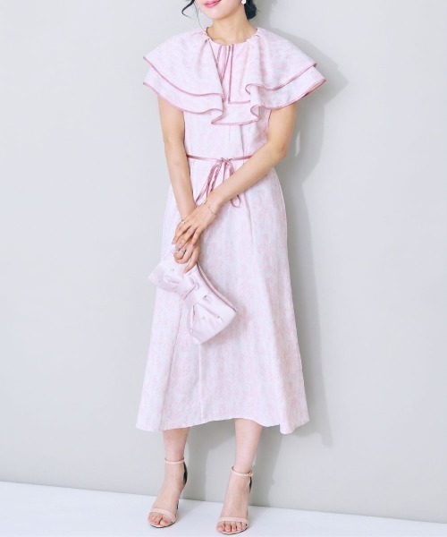 marun(マルン)の「<大きいサイズ>パイピングケープデザインワンピース marun(ワンピース・レディース・ピンク/ブルー/グレー・L/LL/3L/4L/5L)」の1枚目の写真