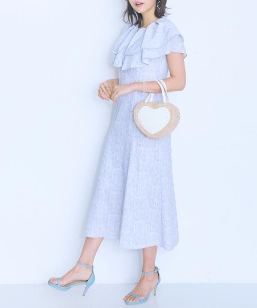 marun(マルン)の「<大きいサイズ>パイピングケープデザインワンピース marun(ワンピース・レディース・ピンク/ブルー/グレー・L/LL/3L/4L/5L)」の3枚目の写真