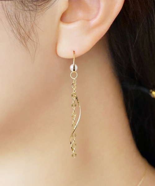 TAKE-UP（テイクアップ）の「【 Palette】GF　ヒネリキラリチャーム（ピアス（両耳用）・レディース・イエローゴールド・FREE）」の2枚目の写真