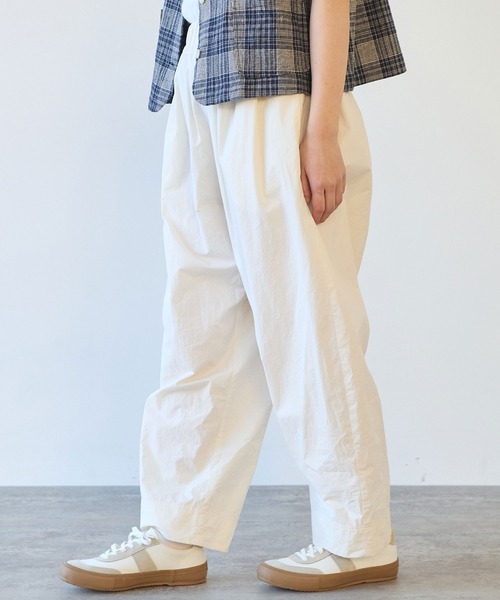 bulle de savon（ビュルデサボン）の「80/コンパクトツイル コクーンパンツ（その他パンツ・レディース・イエロー/ブラウン/アイボリー・FREE）」の15枚目の写真