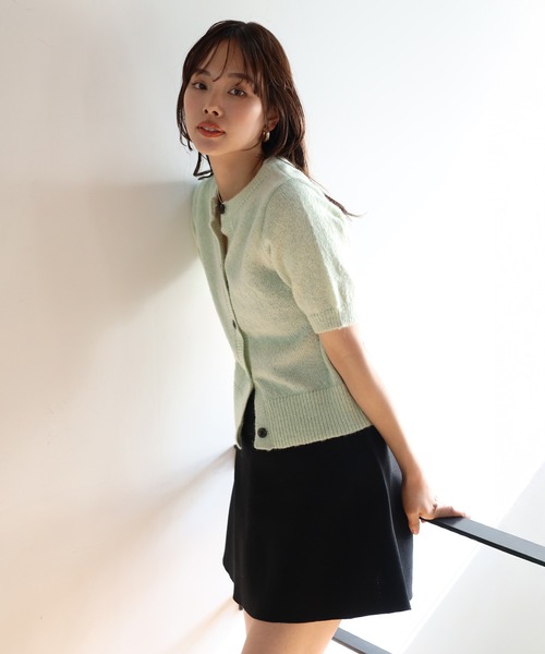 ENC（エンク）の「front black button summer knit cardigan / フロントブラックボタンサマーニットカーディガン（カーディガン/ボレロ・レディース・ダークネイビー/ミント/オフホワイト/チャコールグレー/ライトイエロー/ブラック・FREE）」の7枚目の写真