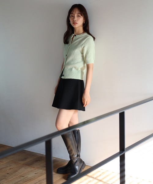 ENC（エンク）の「front black button summer knit cardigan / フロントブラックボタンサマーニットカーディガン（カーディガン/ボレロ・レディース・ダークネイビー/ミント/オフホワイト/チャコールグレー/ライトイエロー/ブラック・FREE）」の8枚目の写真