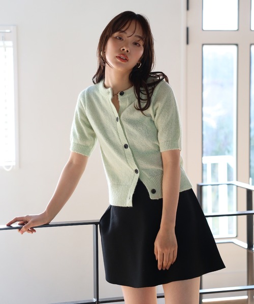 ENC（エンク）の「front black button summer knit cardigan / フロントブラックボタンサマーニットカーディガン（カーディガン/ボレロ・レディース・ダークネイビー/ミント/オフホワイト/チャコールグレー/ライトイエロー/ブラック・FREE）」の9枚目の写真