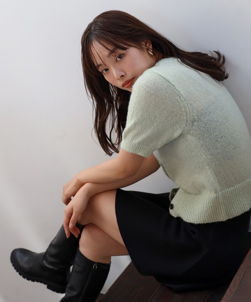 ENC（エンク）の「front black button summer knit cardigan / フロントブラックボタンサマーニットカーディガン（カーディガン/ボレロ・レディース・ダークネイビー/ミント/オフホワイト/チャコールグレー/ライトイエロー/ブラック・FREE）」の11枚目の写真