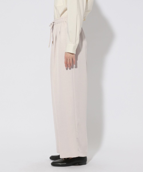 Elura(エルーラ)の「イージー2タックワイドパンツ<低身長サイズあり>/290981(その他パンツ・レディース・グレイッシュベージュ/ライトイエロー/ネイビー・FREE(S)/MEDIUM/LARGE)」の6枚目の写真