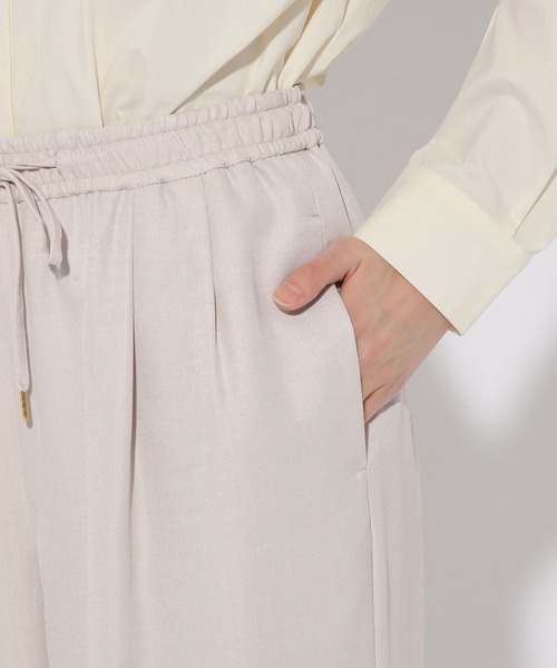 Elura(エルーラ)の「イージー2タックワイドパンツ<低身長サイズあり>/290981(その他パンツ・レディース・グレイッシュベージュ/ライトイエロー/ネイビー・FREE(S)/MEDIUM/LARGE)」の9枚目の写真