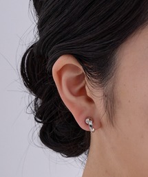 ◆金属アレルギー対応◆◆made in japan◆【痛くない】【落ちにくい】【片手で簡単】ツイストキュービックジルコニア マグネットイヤリング