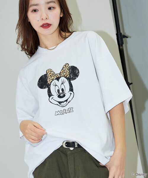 Disney（ディズニー）の「PUBLUX/パブリュクス 別注 MINNIE FACEプリントTシャツ(限定展開)（Tシャツ/カットソー・メンズ・ピンク/ブラック/ホワイト・SMALL/LARGE/MEDIUM）」の2枚目の写真