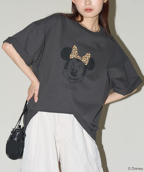 Disney（ディズニー）の「PUBLUX/パブリュクス 別注 MINNIE FACEプリントTシャツ(限定展開)（Tシャツ/カットソー・メンズ・ピンク/ブラック/ホワイト・SMALL/LARGE/MEDIUM）」の6枚目の写真