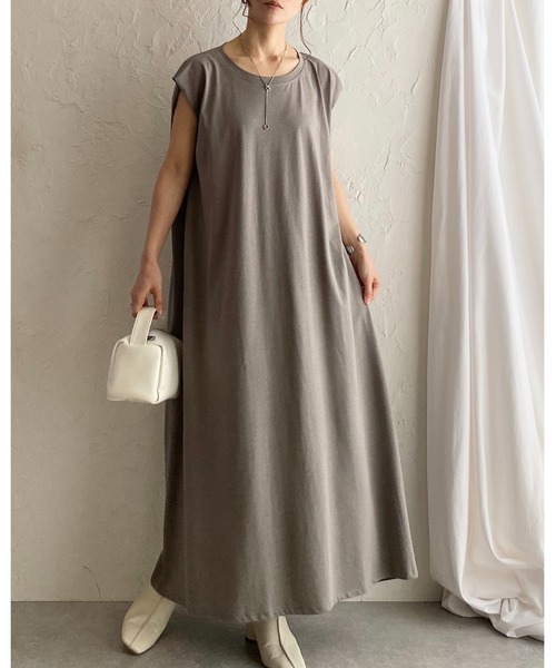 She's Closet(シーズクローゼット)の「タックフレンチスリーブロング丈AラインボリュームフレアTシャツワンピース(ワンピース・レディース・ダークブルー/ブラック/グレイッシュベージュ・FREE)」の2枚目の写真