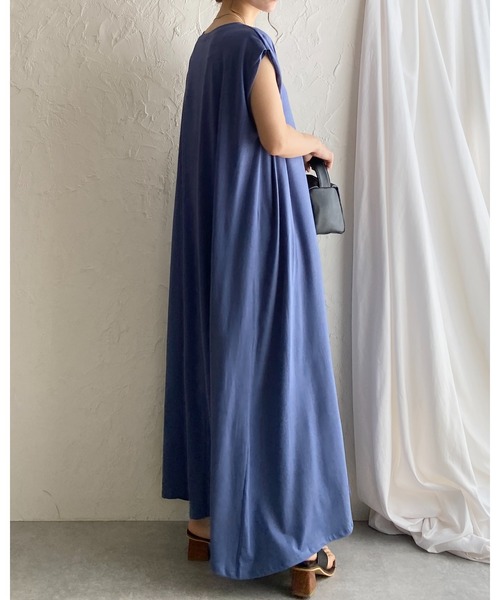 She's Closet(シーズクローゼット)の「タックフレンチスリーブロング丈AラインボリュームフレアTシャツワンピース(ワンピース・レディース・ダークブルー/ブラック/グレイッシュベージュ・FREE)」の5枚目の写真