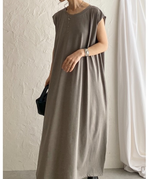 She's Closet(シーズクローゼット)の「タックフレンチスリーブロング丈AラインボリュームフレアTシャツワンピース(ワンピース・レディース・ダークブルー/ブラック/グレイッシュベージュ・FREE)」の10枚目の写真