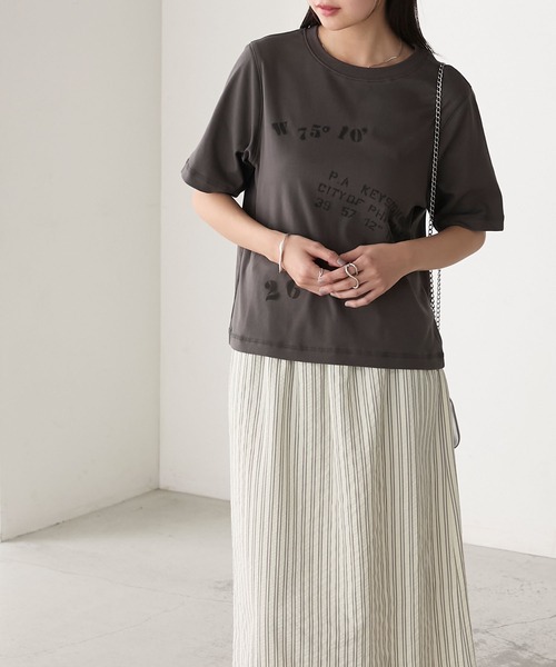 forksy.(フォルクシー)の「【forksy.】ステンシルデザイン グラフィックプリント 半袖Tシャツ(Tシャツ/カットソー・レディース・チャコール/ベージュ/オフホワイト・FREE)」の16枚目の写真