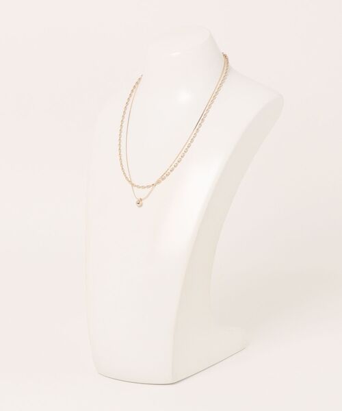 Q（キュー）の「金属ボール２連ネックレス（ネックレス・レディース・ゴールド・ONE SIZE）」の2枚目の写真
