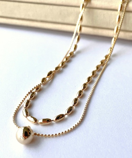 Q（キュー）の「金属ボール２連ネックレス（ネックレス・レディース・ゴールド・ONE SIZE）」の4枚目の写真