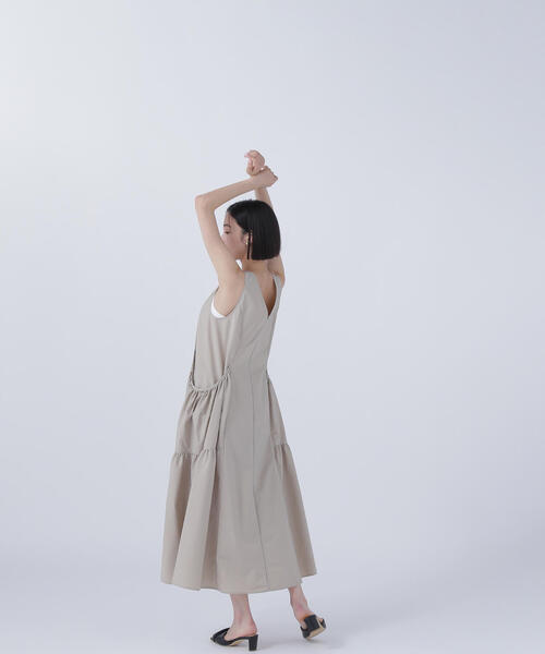 美品✨アナイ　22SS タフタ ティアード ワンピース ノースリーブ　ブラック 美品✨アナイ 22SS タフタ ティアード ワンピース ノースリーブ