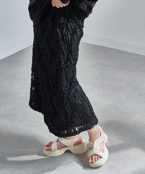 MAGASIN DE MODE Chou Chou(マガジンデモードシュシュ)の「【MAGASIN DE MODE Chou Chou】ボリュームソールクロスストラップサンダル KNF-TP(サンダル・レディース・アイボリー/ブラック・39/38/37/36)」の10枚目の写真