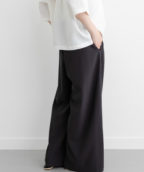 FORK&SPOON（フォークアンドスプーン）の「FORK&SPOON　ツータックワイドイージーパンツ（その他パンツ・レディース・チャコールグレー/ベージュ/ブルー系その他・1/2）」の7枚目の写真