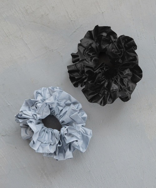 LOWRYS FARM(ローリーズファーム)の「シャカシャカシュシュ(ヘアゴム・レディース・ブラック/グレー/オフホワイト/ベージュ・FREE)」の6枚目の写真