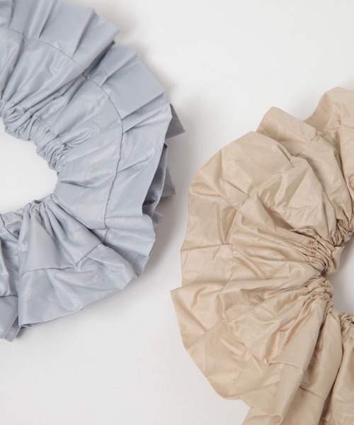 LOWRYS FARM(ローリーズファーム)の「シャカシャカシュシュ(ヘアゴム・レディース・ブラック/グレー/オフホワイト/ベージュ・FREE)」の11枚目の写真