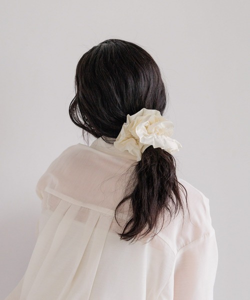 LOWRYS FARM(ローリーズファーム)の「シャカシャカシュシュ(ヘアゴム・レディース・ブラック/グレー/オフホワイト/ベージュ・FREE)」の18枚目の写真