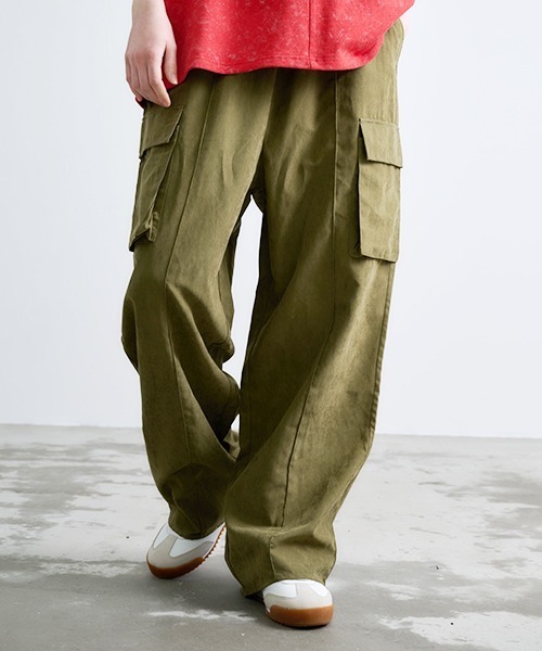 Revo.（レボ）の「Revo. ポリスウェード ワイドカーゴパンツ（カーゴパンツ・メンズ・カーキ/グレー/ブラック・2/1）」の3枚目の写真