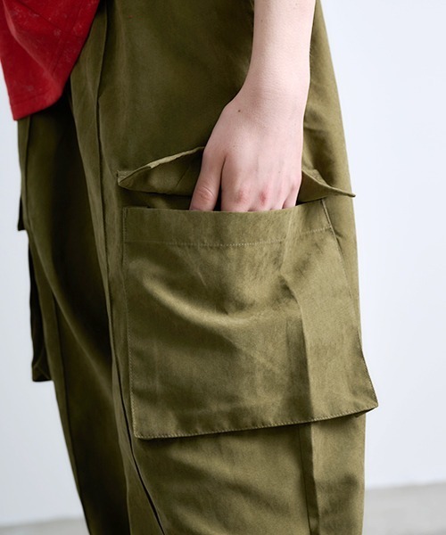 Revo.（レボ）の「Revo. ポリスウェード ワイドカーゴパンツ（カーゴパンツ・メンズ・カーキ/グレー/ブラック・2/1）」の8枚目の写真