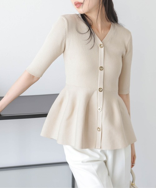 Lajour（ラジュール）の「【日本製】2WAYペプラムリブニットトップス（Tシャツ/カットソー・レディース・ブラック/モカ/ベージュ/ライトグレー・フリー）」の4枚目の写真