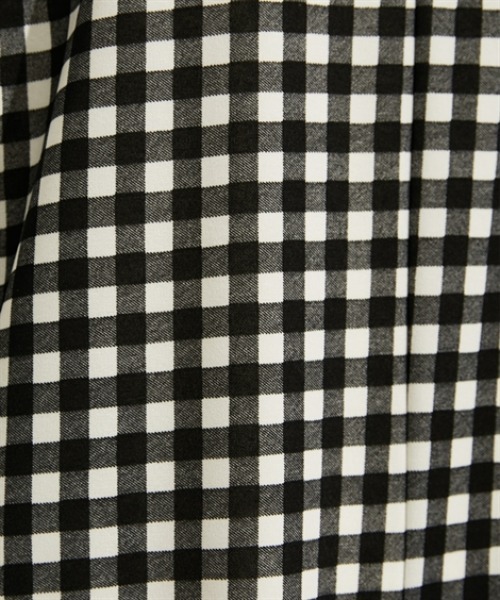 nissen（ニッセン）の「【UV・接触冷感・吸汗速乾】総柄サロペットパンツ（サロペット/オーバーオール・レディース・ブラック系2/ブラック系1・L/M）」の21枚目の写真