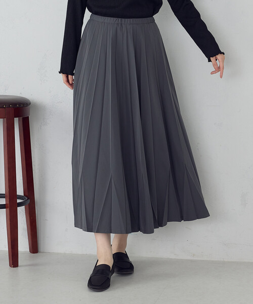 COMME CA ISM(コムサイズム)の「トランスフォーム プリーツスカート(スカート・レディース・チャコール/ブラック・LARGE/MEDIUM)」の2枚目の写真