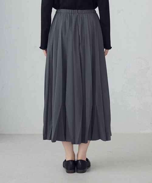 COMME CA ISM(コムサイズム)の「トランスフォーム プリーツスカート(スカート・レディース・チャコール/ブラック・LARGE/MEDIUM)」の15枚目の写真