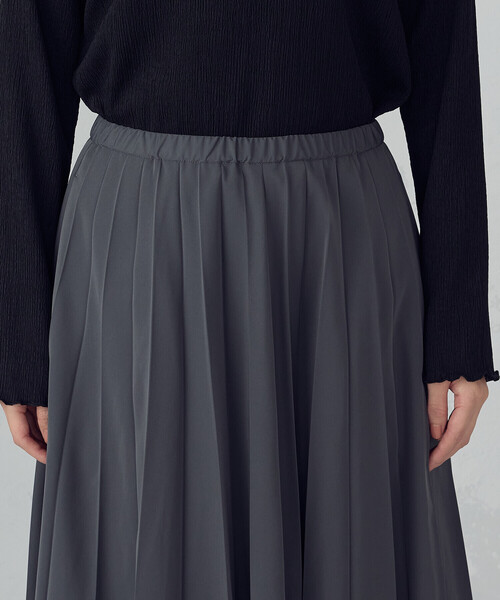 COMME CA ISM(コムサイズム)の「トランスフォーム プリーツスカート(スカート・レディース・チャコール/ブラック・LARGE/MEDIUM)」の16枚目の写真