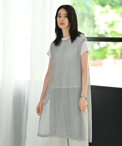STYLE DELI(スタイルデリ)の「【BLK001】スリット入りメッシュニットワンピース(ワンピース・レディース・グレー/ブラック・FREE)」の2枚目の写真