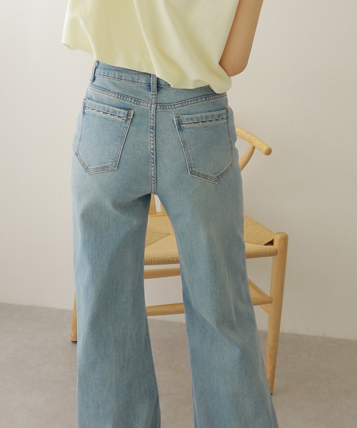 LAULEN（ローレン）の「stitch deign semi flare denim /ウォッシュ加工セミフレアデニムパンツ（デニムパンツ・レディース・ブルー・S/XS/M）」の4枚目の写真