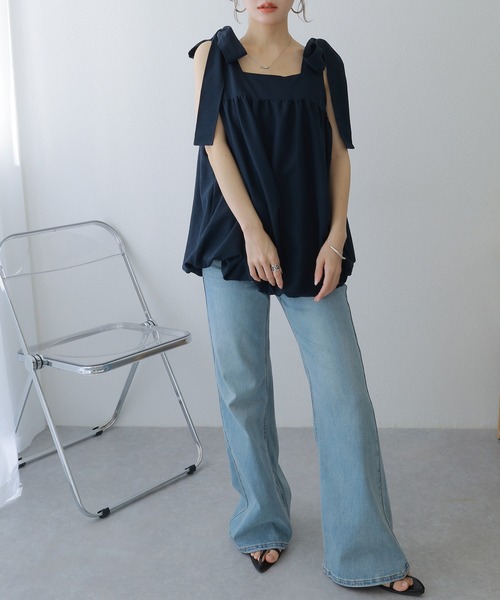 LAULEN（ローレン）の「stitch deign semi flare denim /ウォッシュ加工セミフレアデニムパンツ（デニムパンツ・レディース・ブルー・S/XS/M）」の7枚目の写真