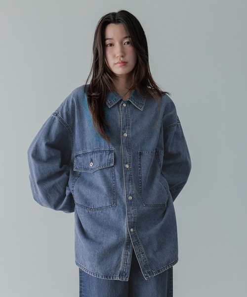 LOWRYS FARM（ローリーズファーム）の「【LFM(U)】デニムオーバーシャツ　571340（シャツ/ブラウス・メンズ・ブルー/ブラック・MEDIUM/LARGE）」の6枚目の写真