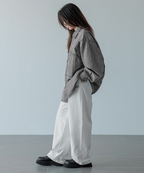 LOWRYS FARM（ローリーズファーム）の「【LFM(U)】デニムオーバーシャツ　571340（シャツ/ブラウス・メンズ・ブルー/ブラック・MEDIUM/LARGE）」の14枚目の写真