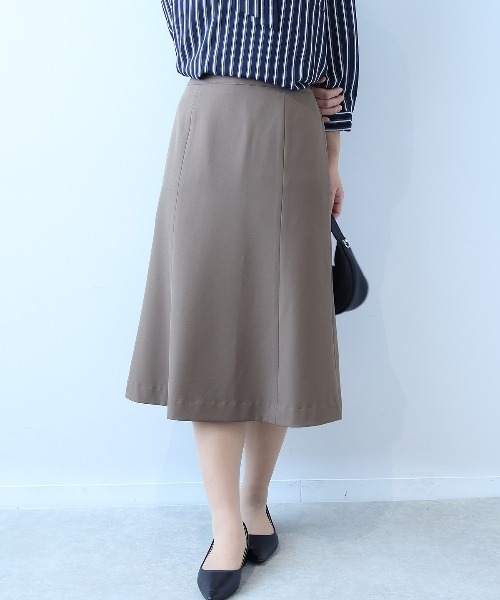 fleur by mint breeze(フルールバイミントブリーズ)の「【イージーケア】【L~5L 大きいサイズ】コンパクトツイルストレッチソフトAラインスカート(スカート・レディース・ネイビー/ブラウン・LL/3L/4L/5L/L)」の1枚目の写真