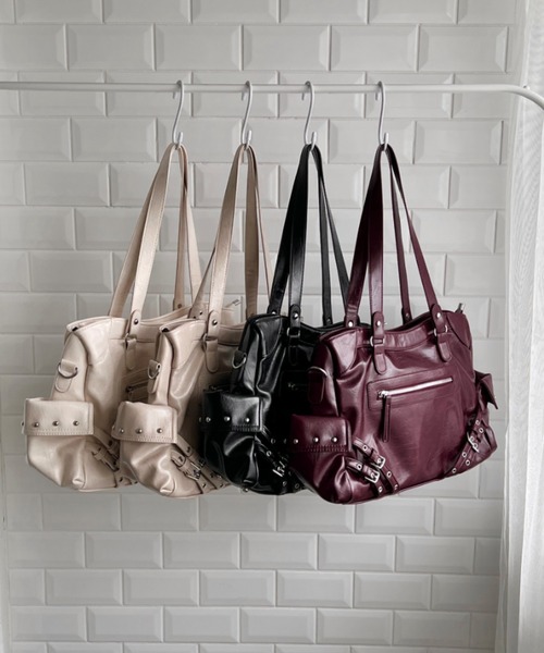 CLEA（クレア）の「【A4サイズ対応】ヴィンテージライクボストンバッグ（ボストンバッグ・レディース・ベージュ/ワインレッド/アイボリー/ブラック・FREE）」の5枚目の写真