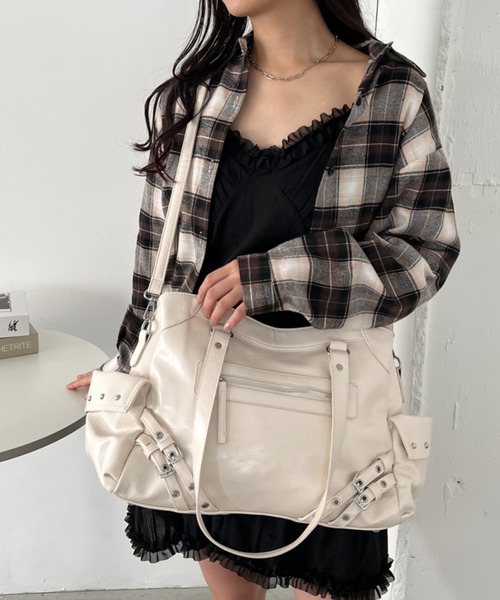 CLEA（クレア）の「【A4サイズ対応】ヴィンテージライクボストンバッグ（ボストンバッグ・レディース・ベージュ/ワインレッド/アイボリー/ブラック・FREE）」の11枚目の写真